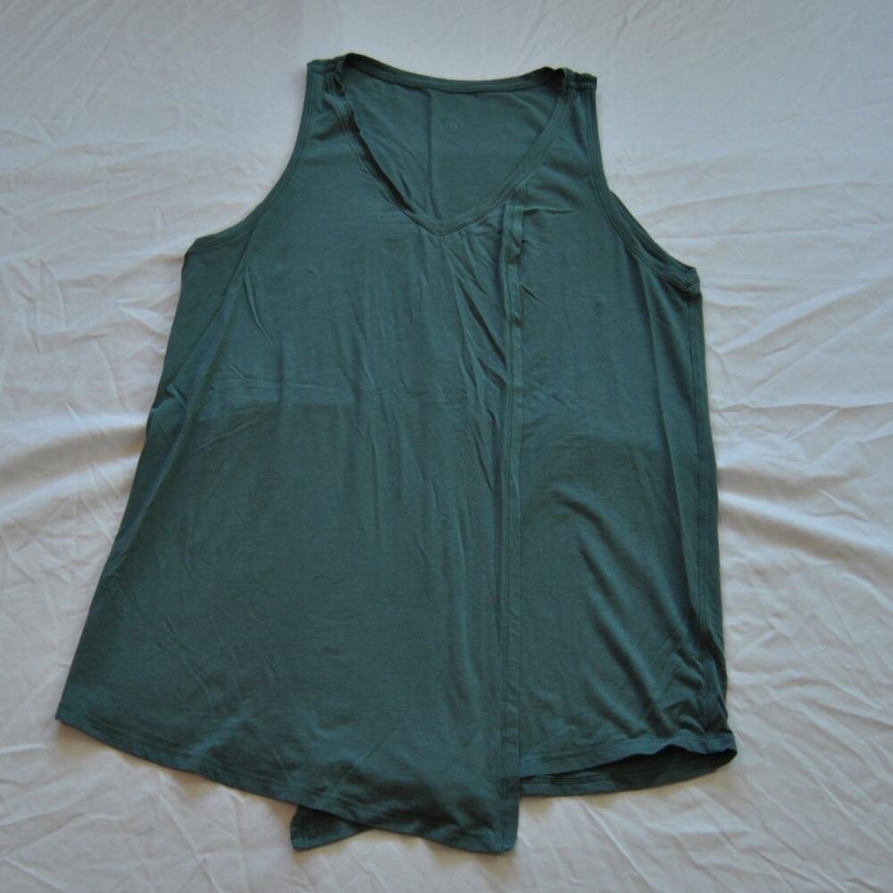 Lululemon Green/Teal two part back Tank Top Size: 8 (Fit)